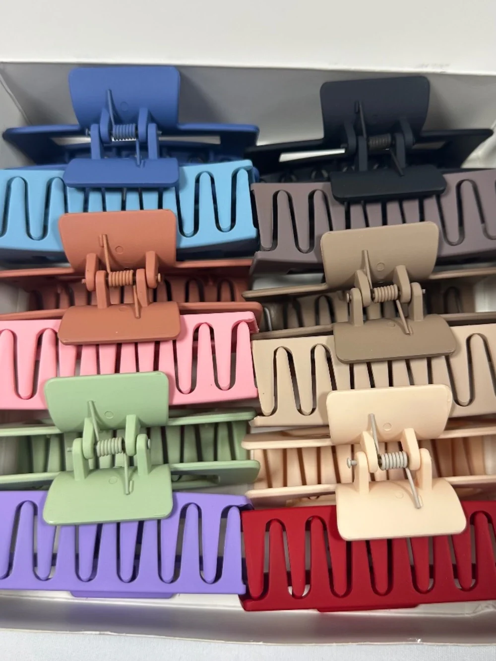 Women Medium Hair Claw Clips for All Hair Types Lot of 12 New in Box Style 3.5